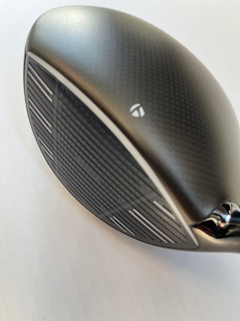 パ*ン様 テーラーメイド　Qi4D　ヘッドのみ　9度　美品　練習場試打のみ