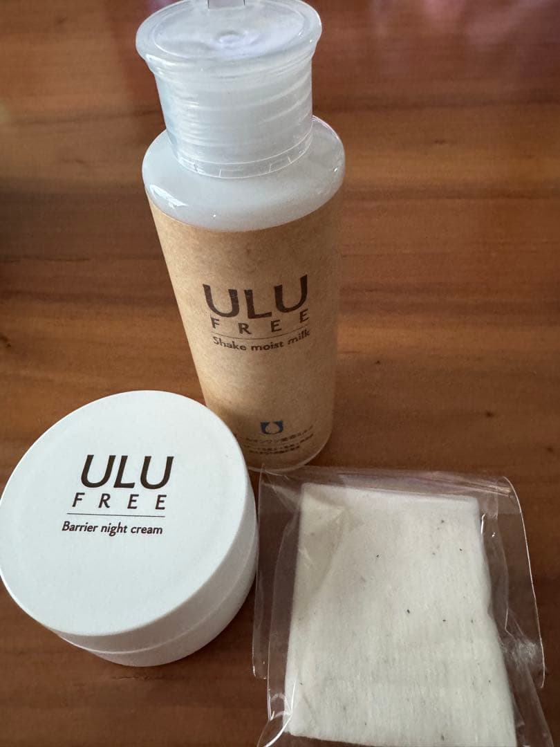ULU シェイクモイストミルク　ナイトクリーム