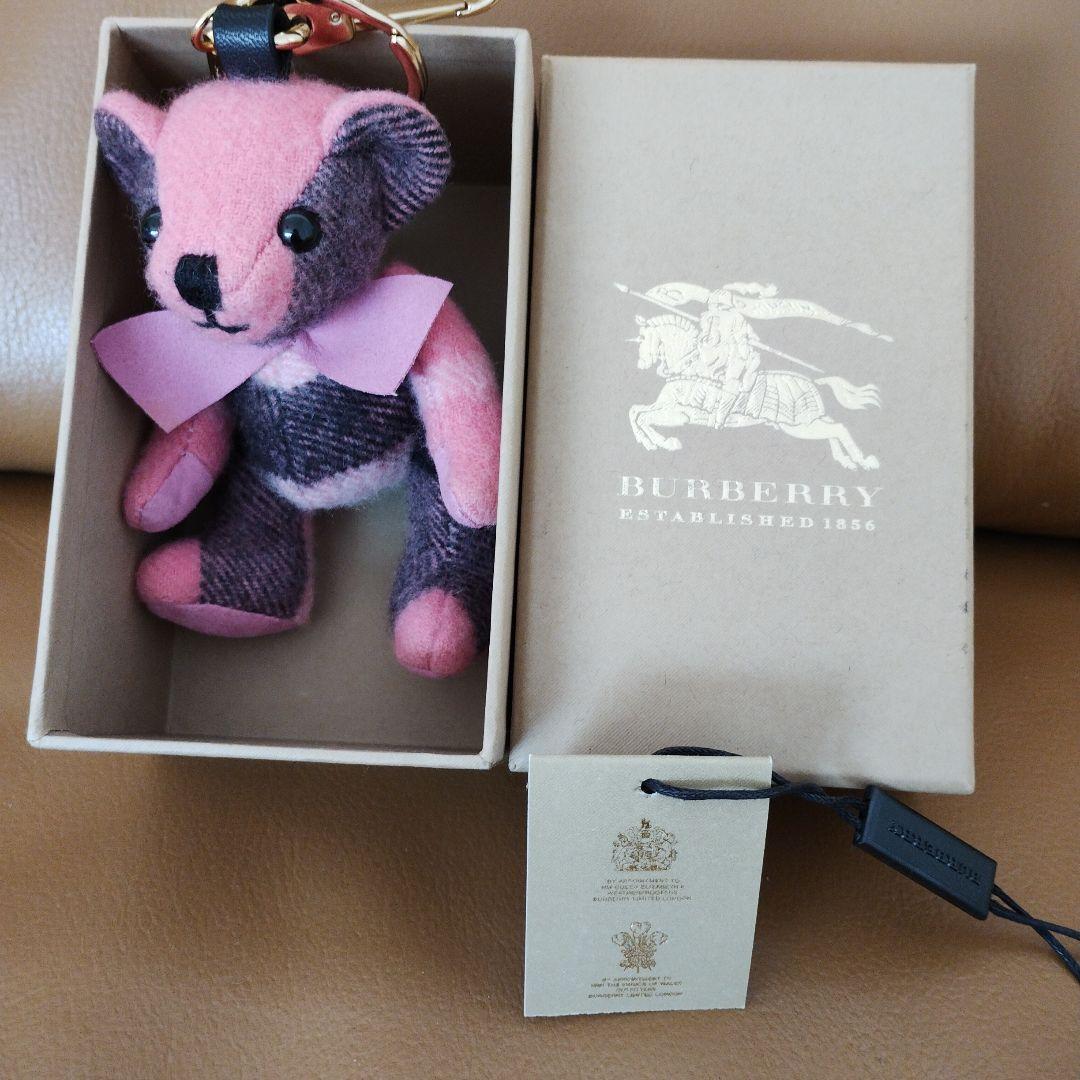 BURBERRY クマ型チャーム キーホルダーピンク
