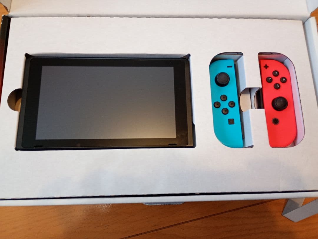 【お得】NintendoSwitch 本体 ネオンブルー・レッド + ソフト2本