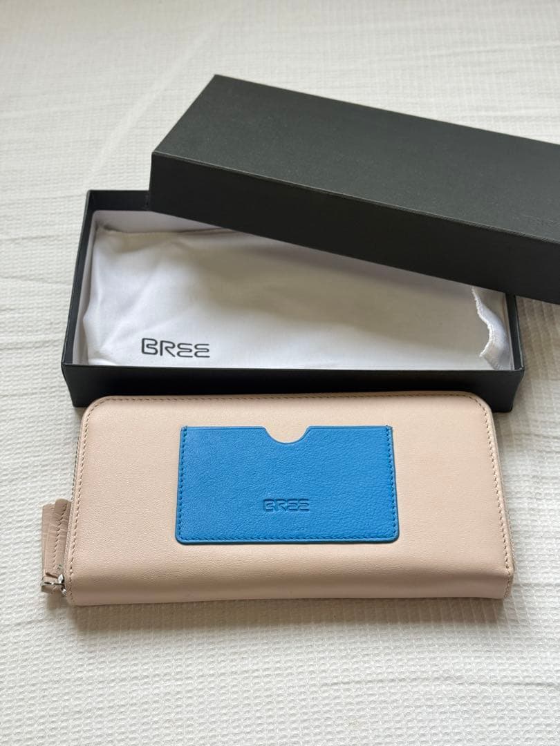 BREE ベージュと青の長財布