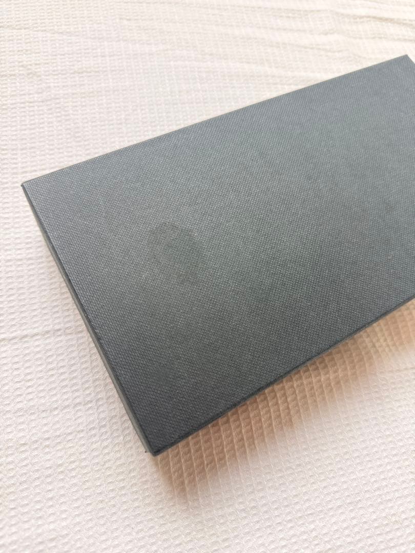 BREE ベージュと青の長財布