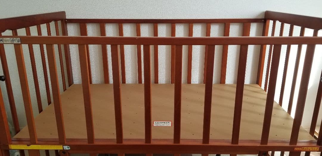 木製ベビーベッド