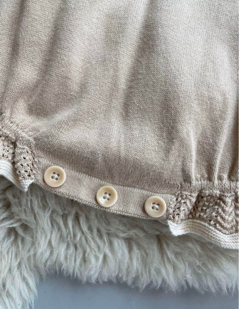 【美品】MABLI ロンパース　18m ベージュ　小人ロンパース　80
