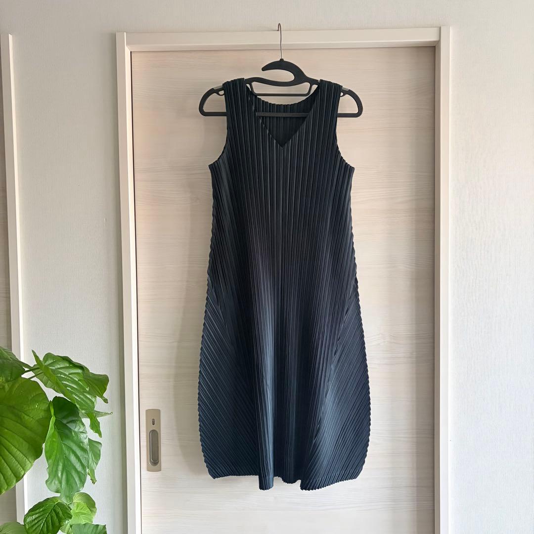プリーツプリーズ　ダークグリーン　ワンピース　美品