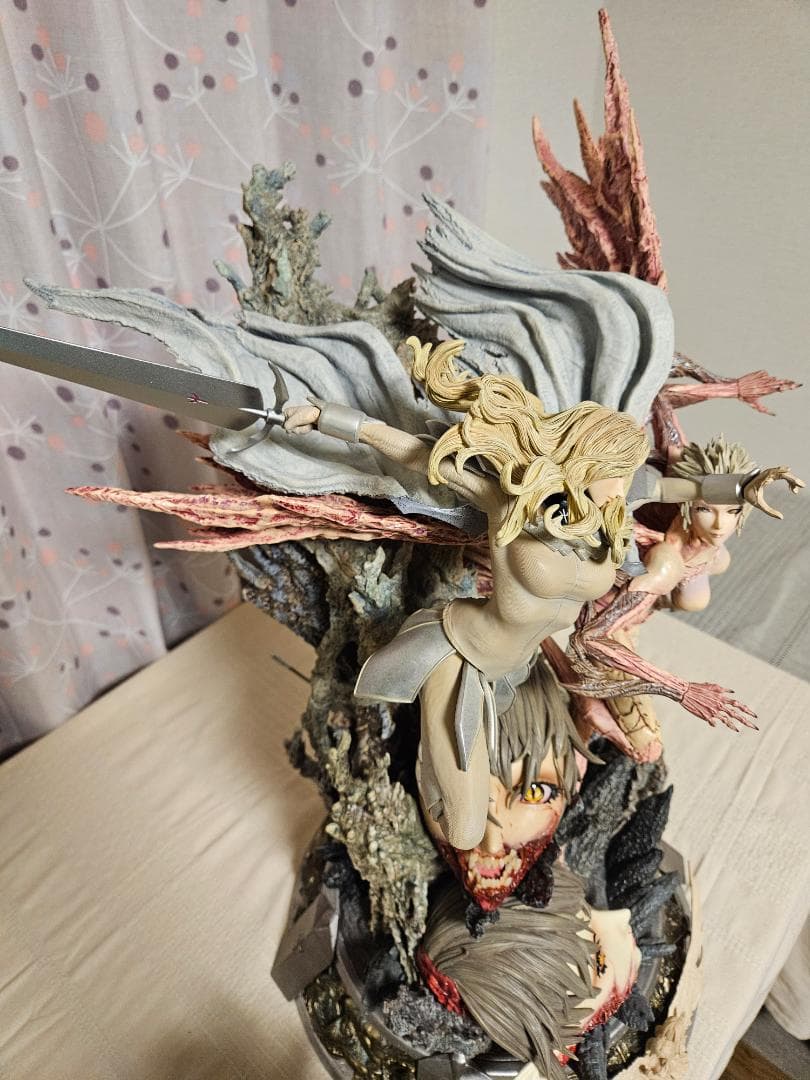 Figurama クレイモア テレサ vs プリシラ 1/6 スタチュー