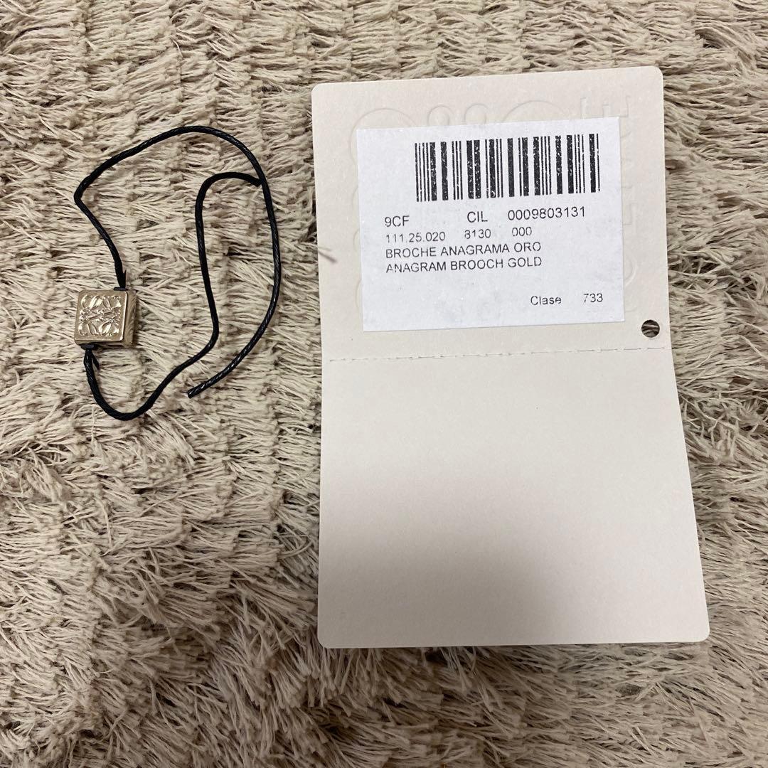 ロエベ　アナグラム　ブローチ　ゴールド