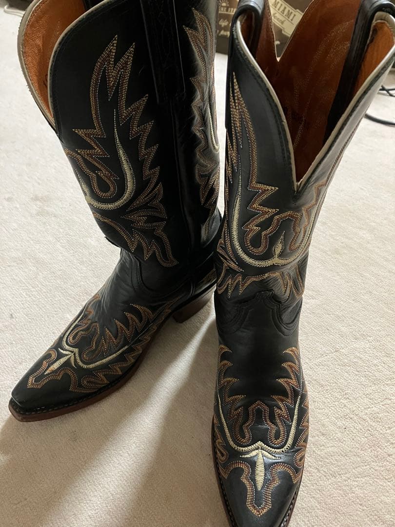 刺繍入り黒ウエスタンブーツ
