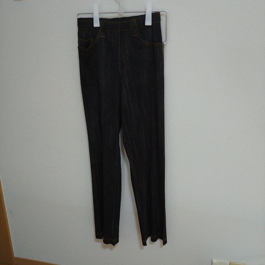 プリーツプリーズ　デニム転写　ブラックジーンズ　3