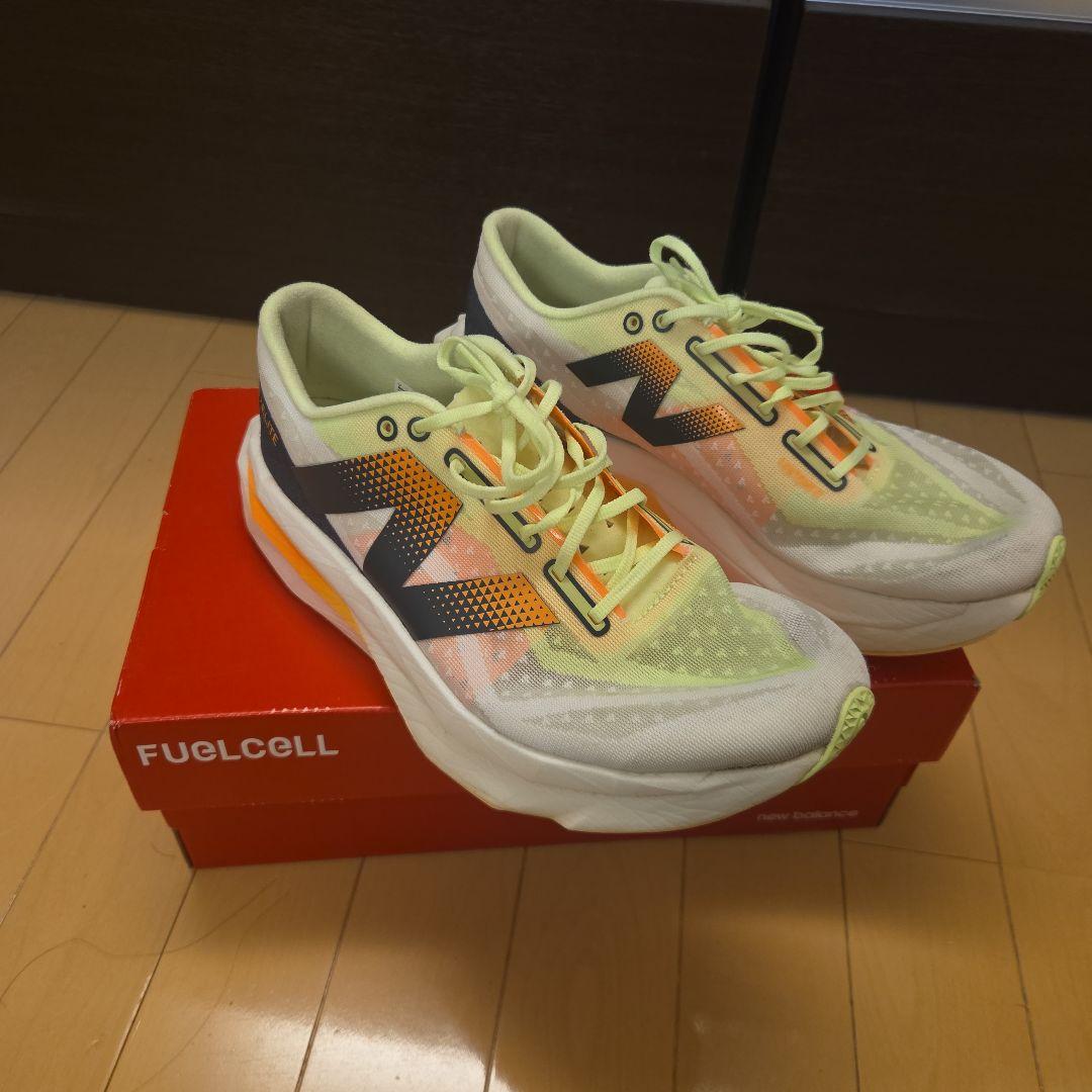ニューバランス FuelCell SuperComp Elite v4　26.5