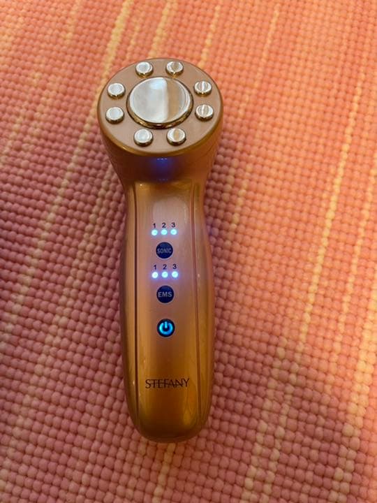 銀座スティファニー 美顔器とマッサージジェル