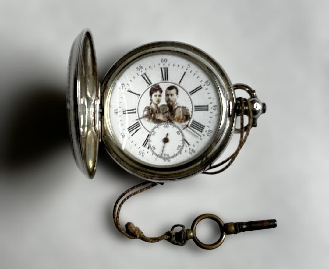 エングレーブ花模様シルバーポケットウォッチ