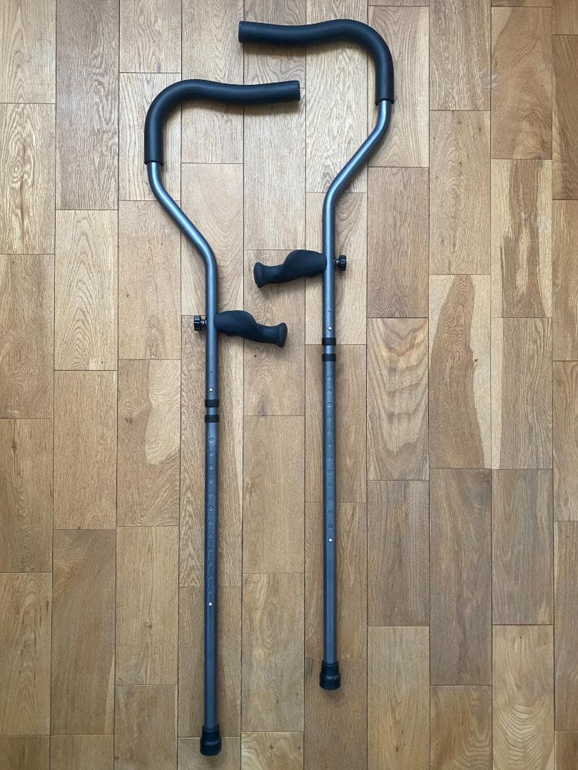 折りたたみ松葉杖 ミレニアル・プロ MWD-1000 人間工学デザイン