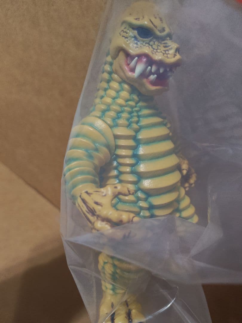 IN TOY イントイ レッドキング ミドルサイズ ソフビ ウルトラマン