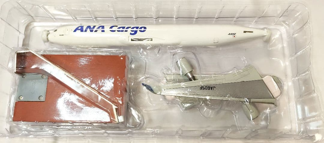 【新品】ANAカーゴ cargo 模型　プラモデル 1/200 ボーイング767