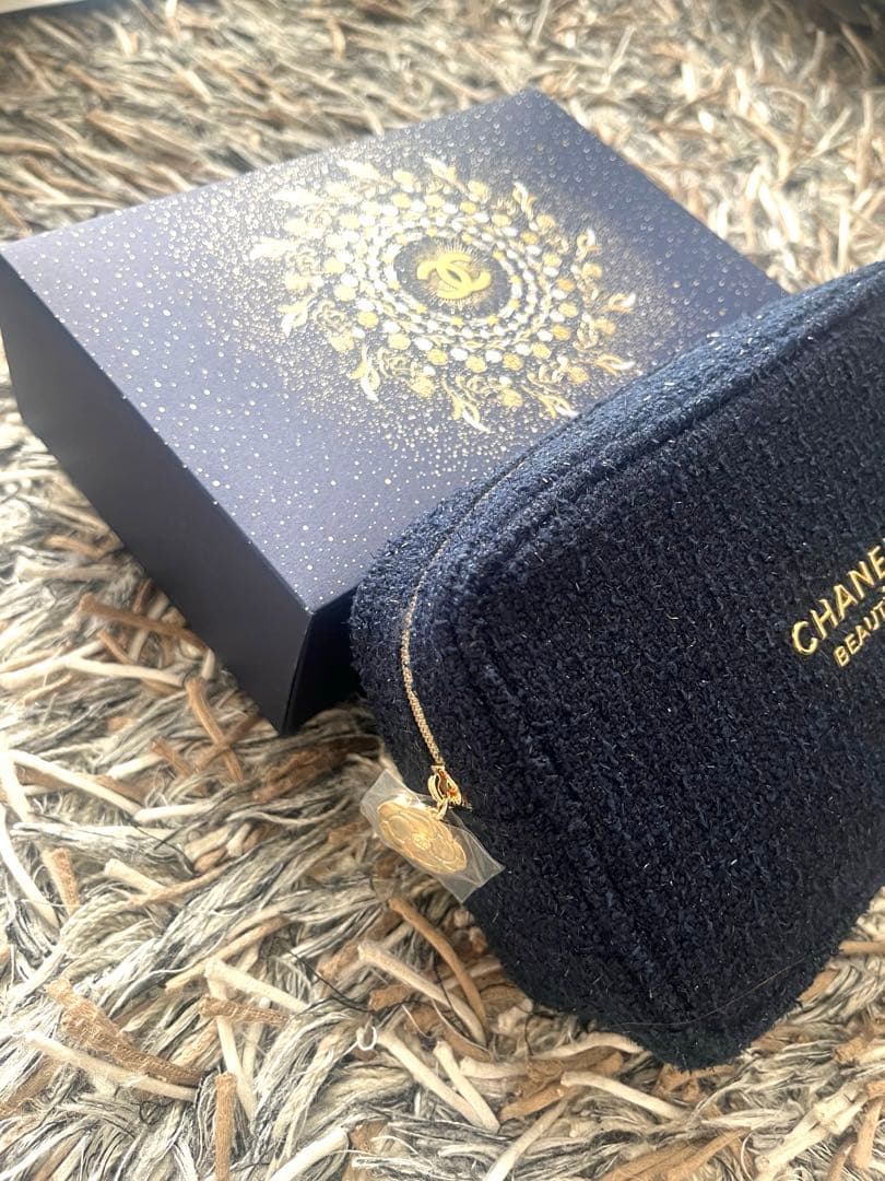 新品未使用　シャネル クリスマスコフレ 2025 ギフトラッピングショッパー付き