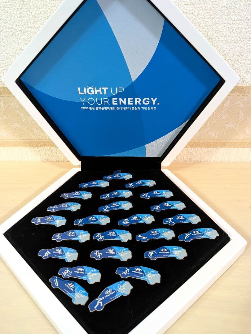 Hyundai 2018平昌冬季オリンピック記念ピンバッジセット ケース入