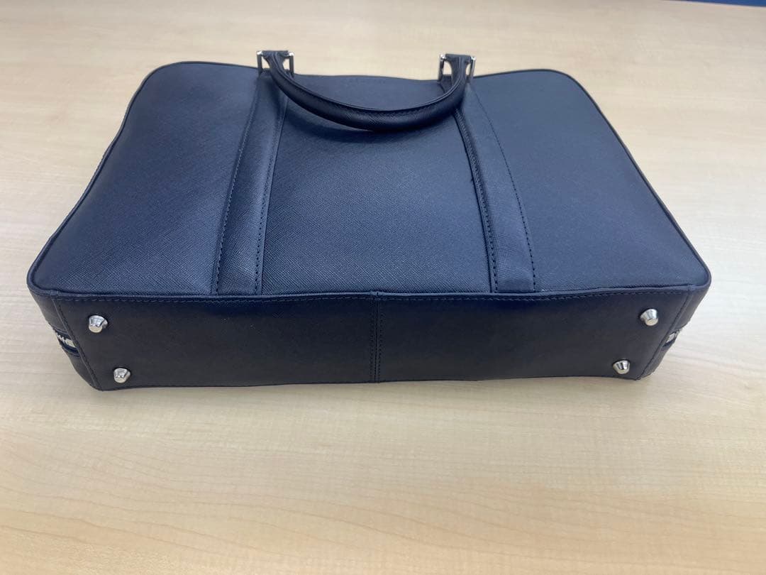 美品バーニーズニューヨーク　ネイビー ビジネスバッグ