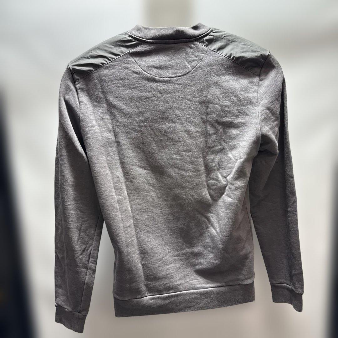 PRADA グレー スウェットトレーナー　nu9