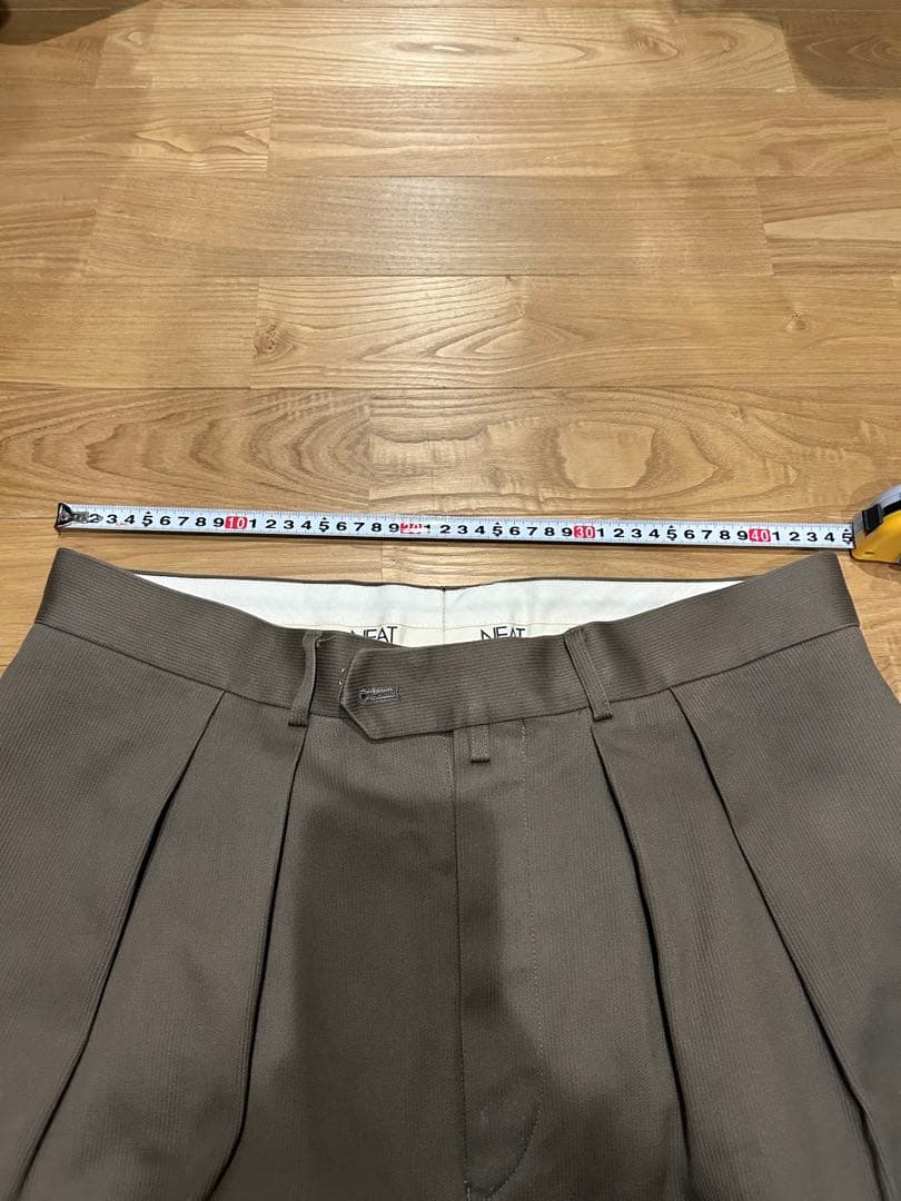 ニート　テーパードパンツ　NEAT