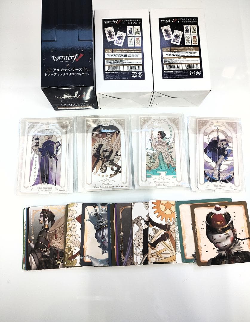 Identity V アルカナシリーズ　アクスタ+缶バッジ+トレーディングカード