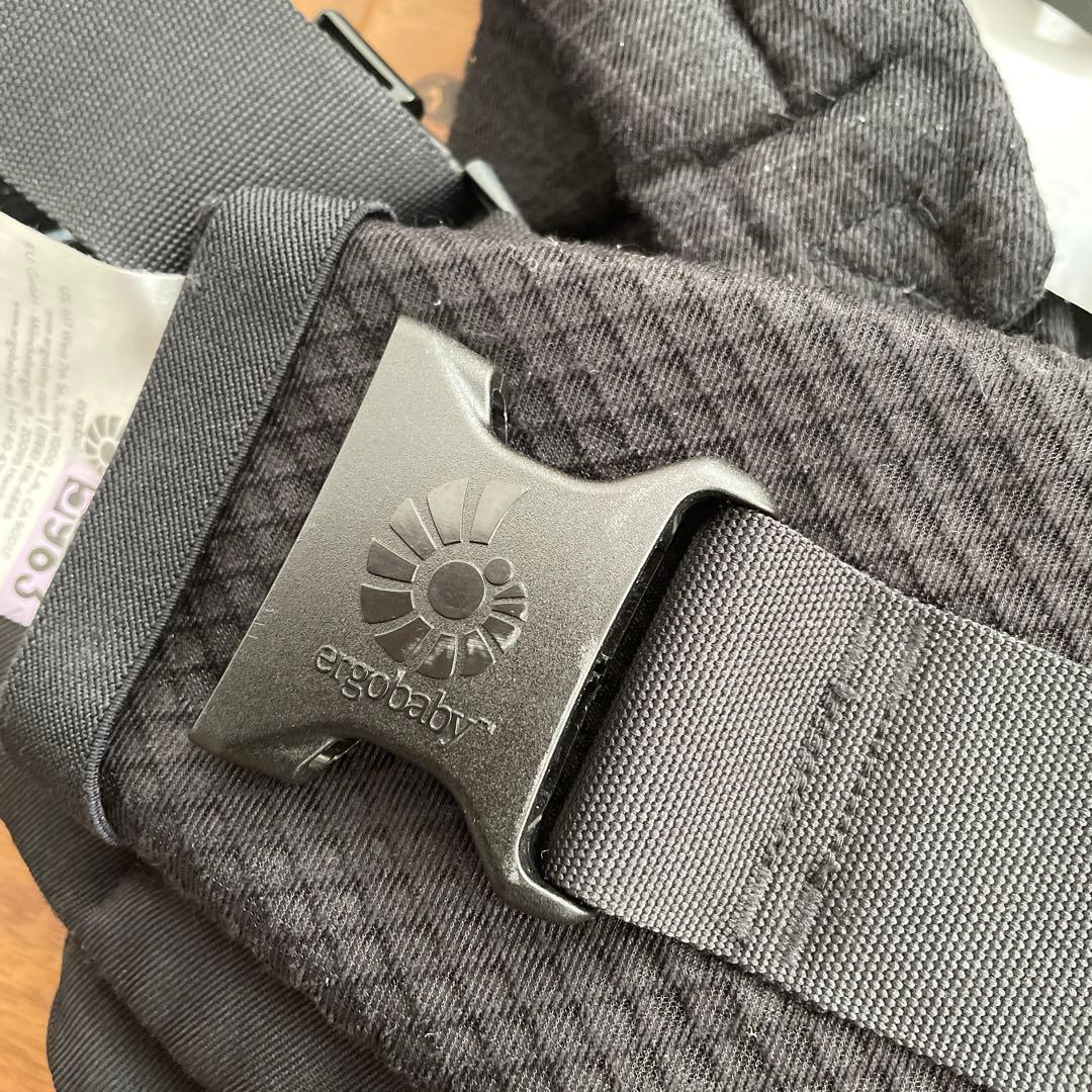 【クリーニング済】エルゴベビー オムニブリーズ 抱っこひも　保護ベルト　カバー付