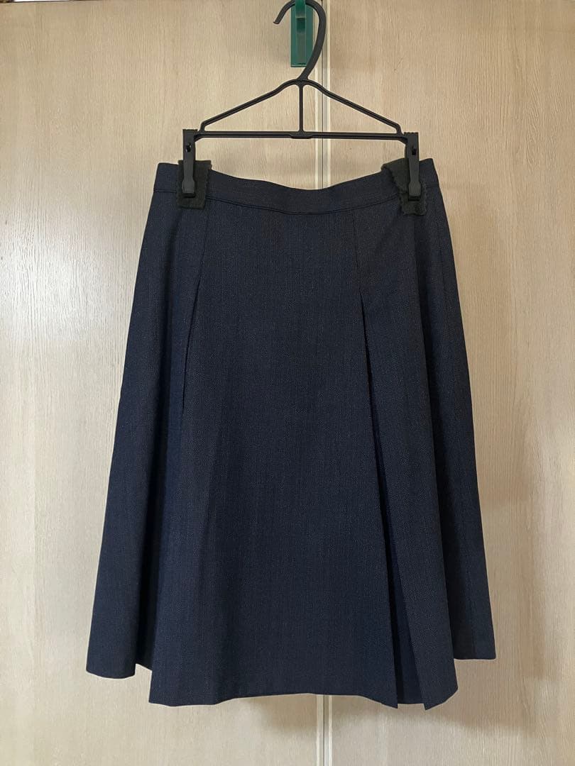 美品ORIHICARHYMウォッシャブルスーツジャケットスカートネイビー5号SS