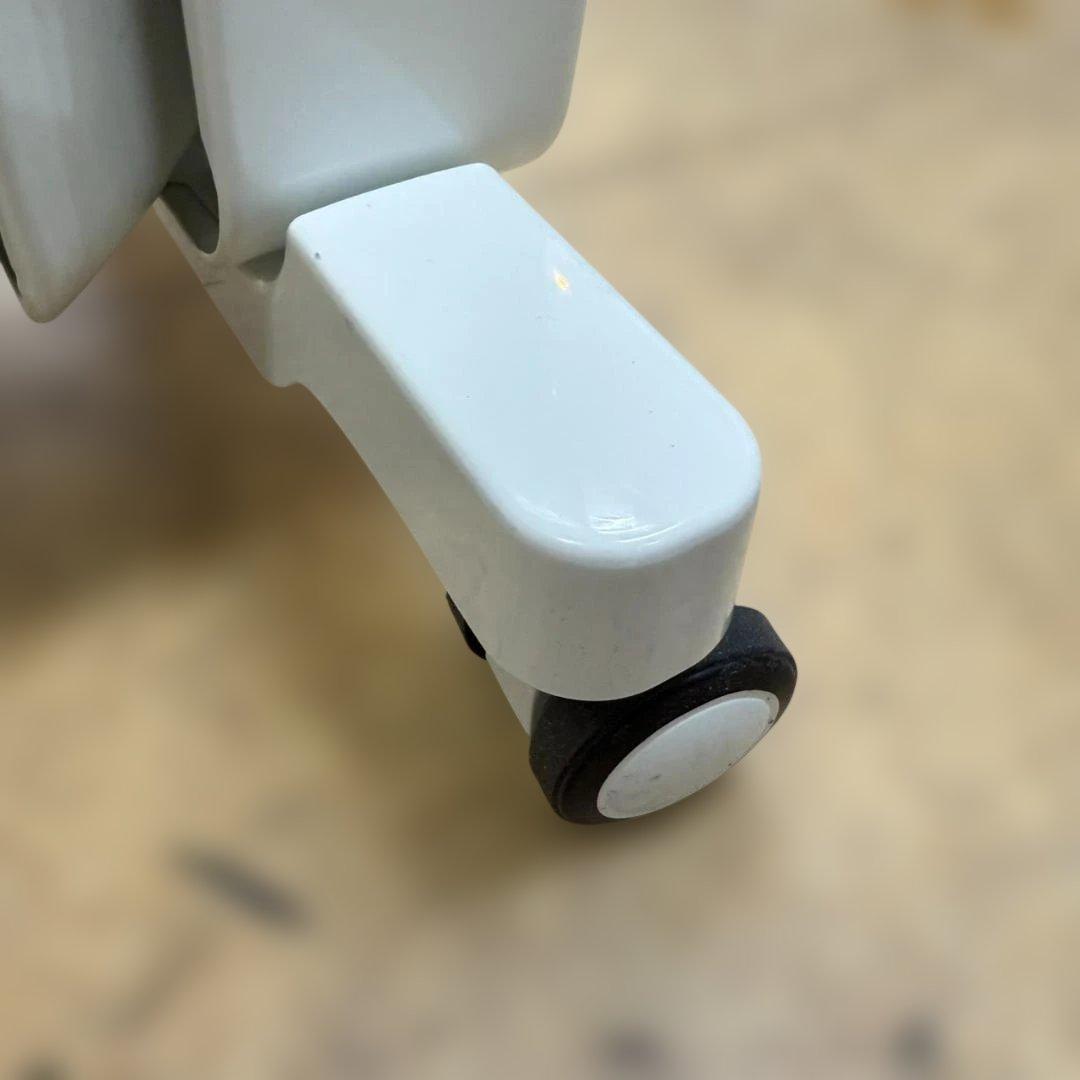 ★ディンプレックス　オイルフリーヒーター　B05