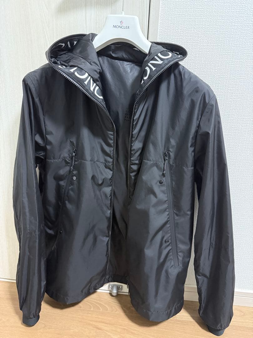 【美品】MONCLER モンクレール ロゴフード ナイロンジャケット 黒 TG3