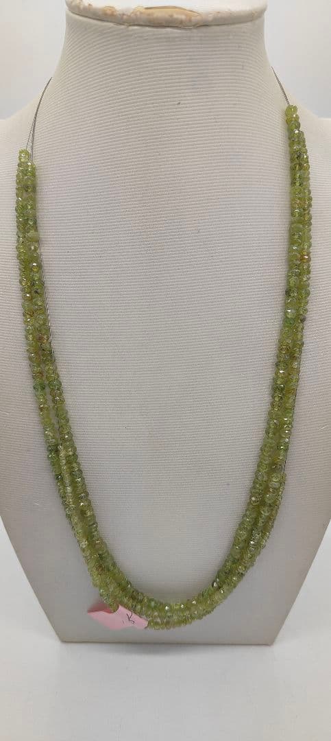 1820. スフェーンボタンカット3本連売り