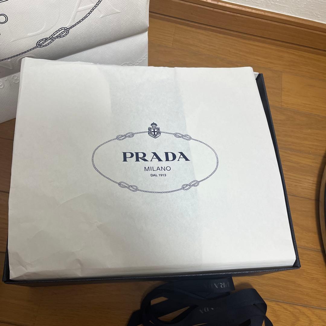 PRADA ギフトボックスと紙袋セット