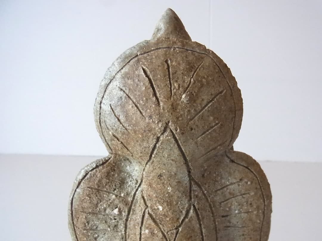 小嶋亜創『灰釉陶仏（中）』初期伊万里 李朝 古唐津 黒高麗 オンギ くらわんか