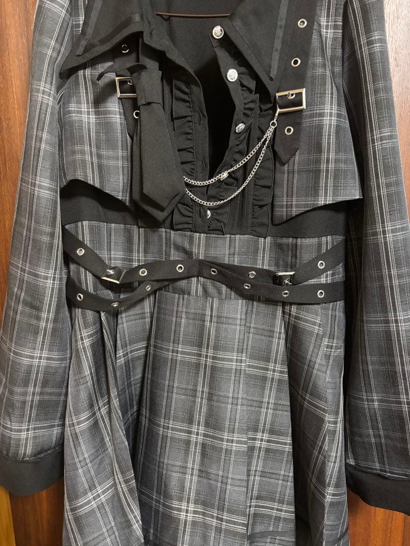 ジャケット風チェーンネクタイベルトプリーツワンピースDearmyLoveWhip