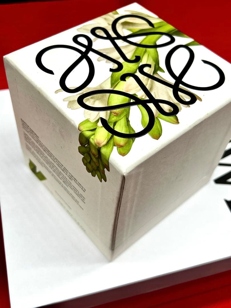 ロエベ❣️キャンドル　チューベローズ 　　　　　(リッド付き)