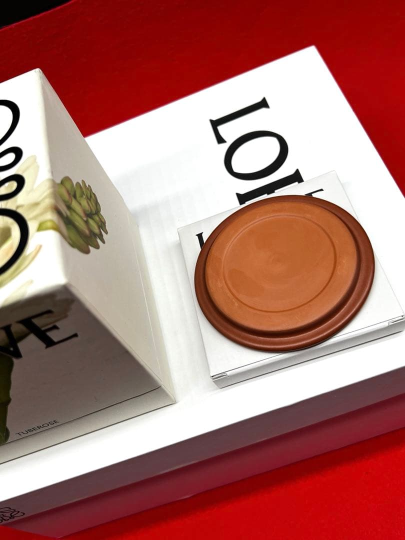 ロエベ❣️キャンドル　チューベローズ 　　　　　(リッド付き)