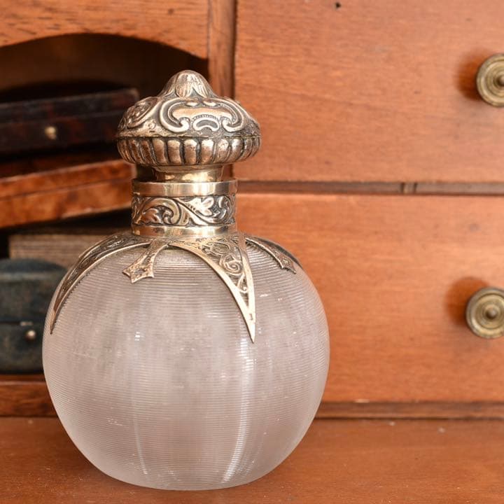 英国アンティーク1892年ヴィクトリア朝時代の香水ボトル スターリングシルバー