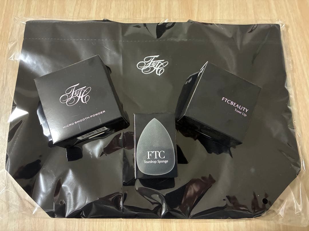 【新品、未開封】FTC コスメセット、ポーチ付き
