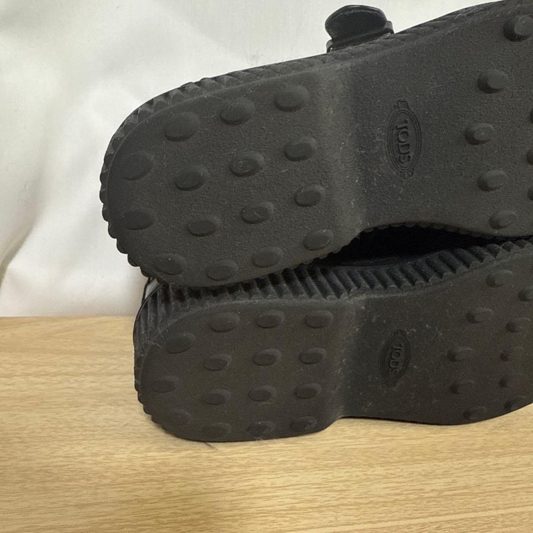 【美品】TOD'Sトッズ　レザーシューズ　ブラックチェーン装飾ローファー厚底