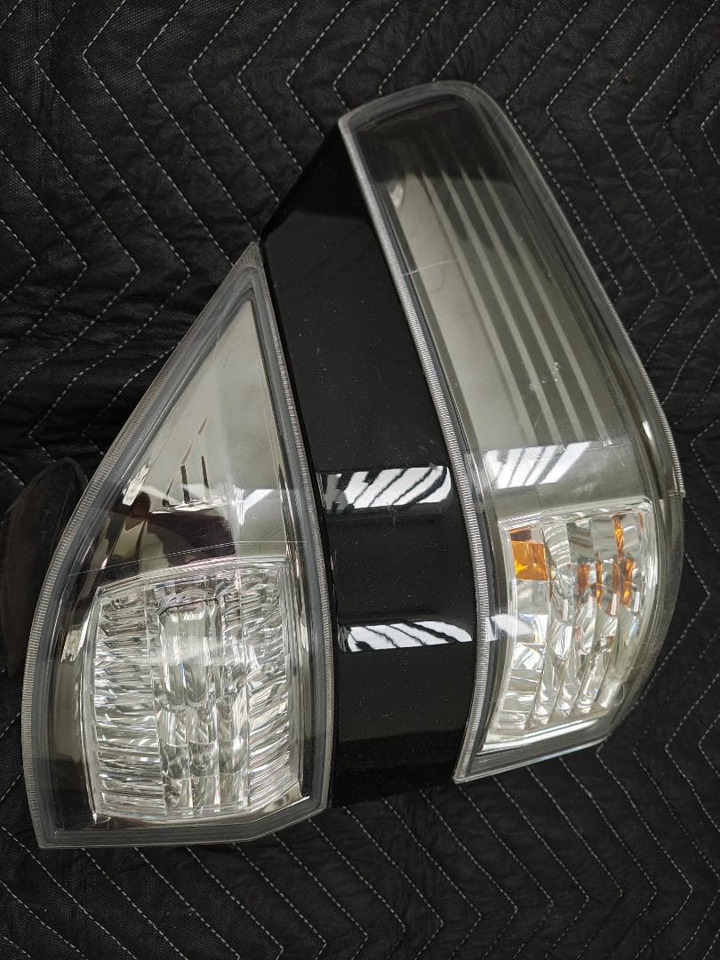 ヴェルファイア テールランプ