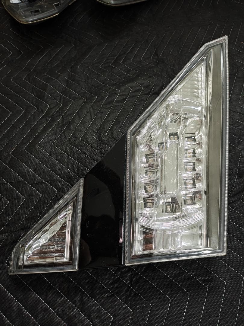 ヴェルファイア テールランプ