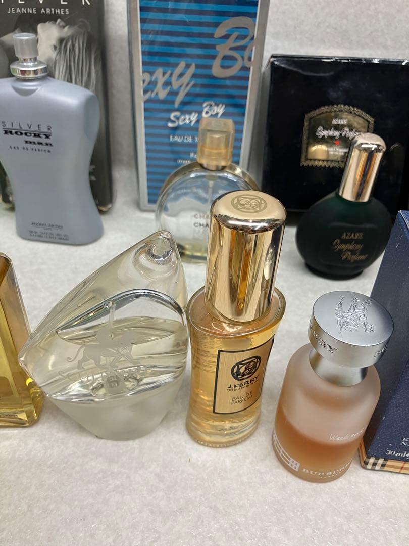 大量 高級 香水 まとめ シャネル ディオール バーバリー ジバンシー アラミス