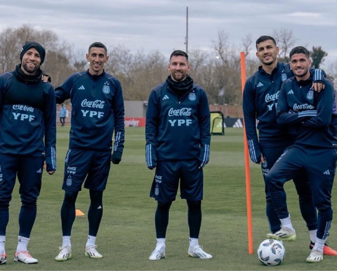 アディダス　アルゼンチン代表　トラックスーツ上下セット