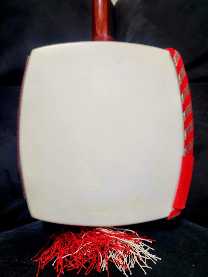 長唄三味線、細い棹、花梨、適切なサイズ、丸胴、皮に破れなし、本革