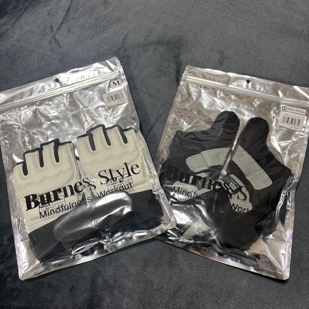 【新品未使用】バーネススタイル　キックボクシング　グローブMシューズM