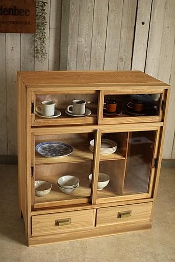 古い木枠のガラス戸棚　引き出し2杯