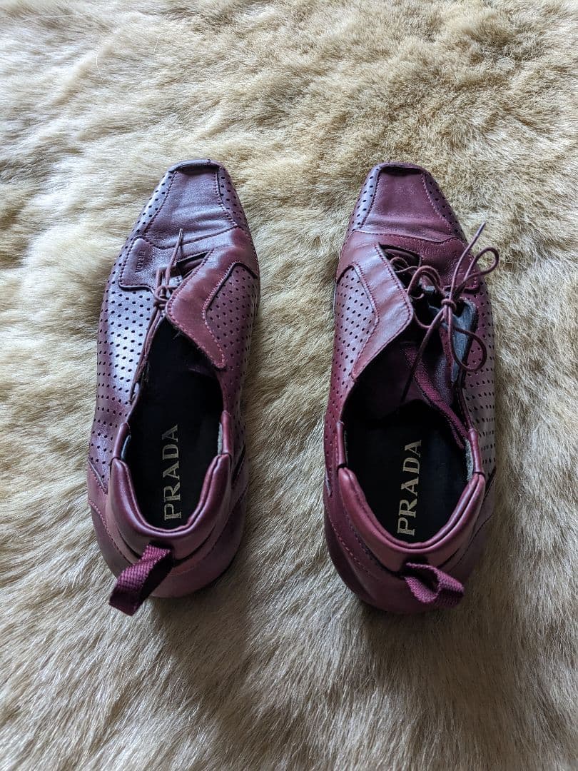 プラダ　ビジネスシューズ