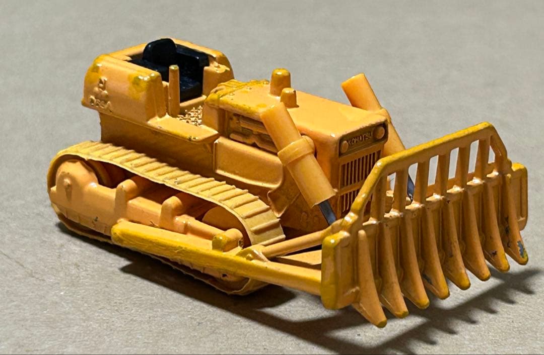 トミカ 小松 D65A レーキドーザ