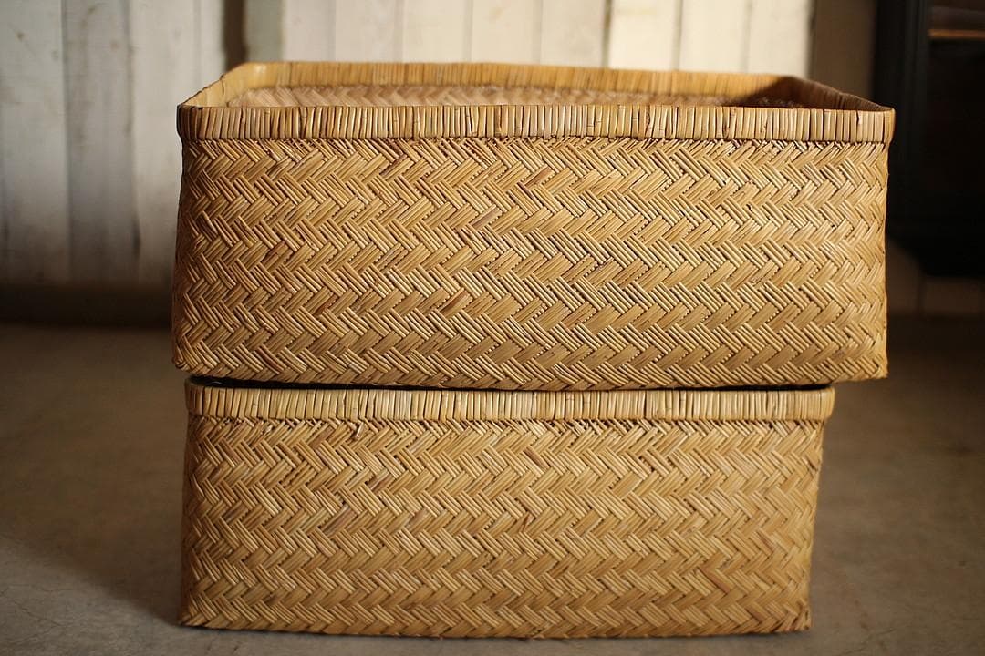 状態良く形の綺麗な古い竹編みの収納かご　行李　竹籠　篭　古道具