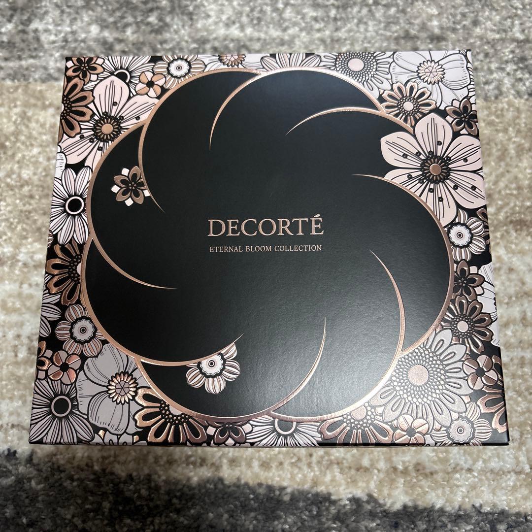 コスメデコルテ　クリスマスコフレ2025