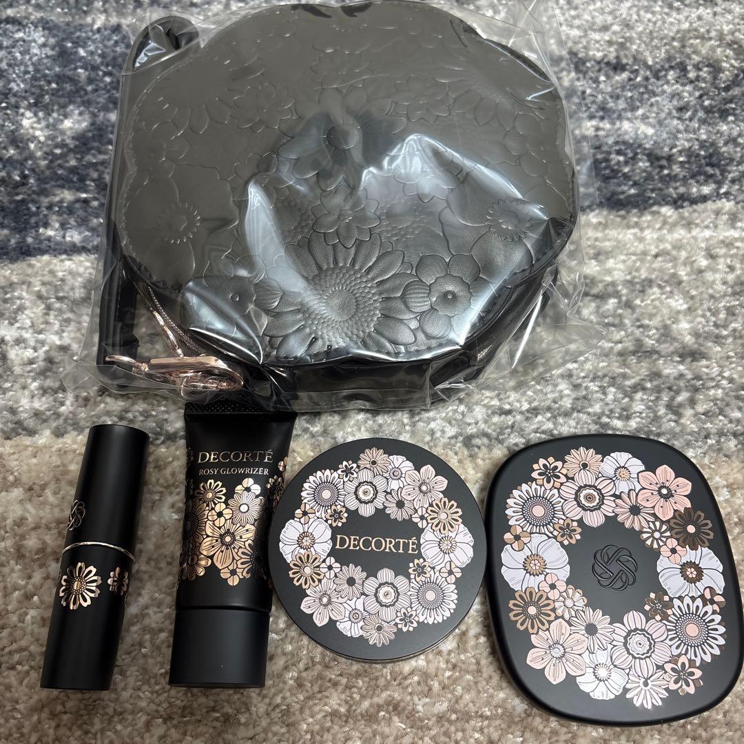 コスメデコルテ　クリスマスコフレ2025